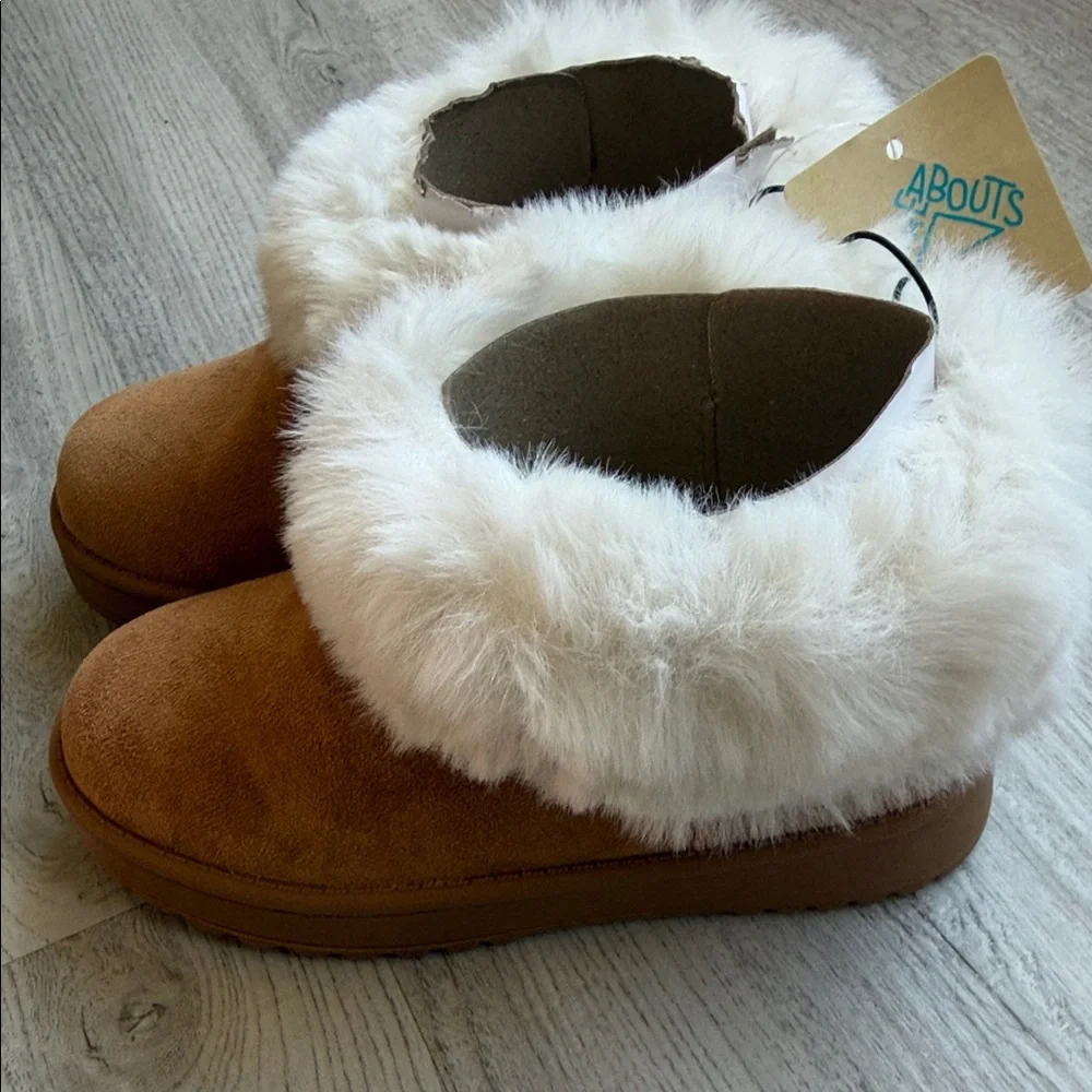 Botas cortas‎ Thereabouts con forro de peluche – color camel